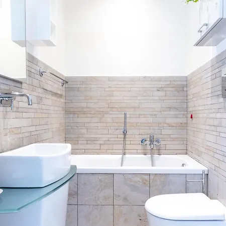 Apartment A 300m Dalla Metro Nel Cuore Di Con Wifi *