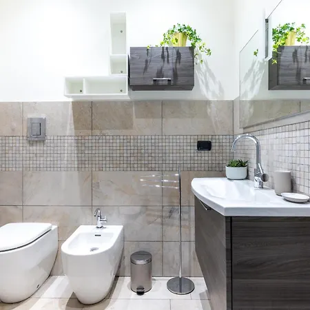 Apartment A 300m Dalla Metro Nel Cuore Di Con Wifi
